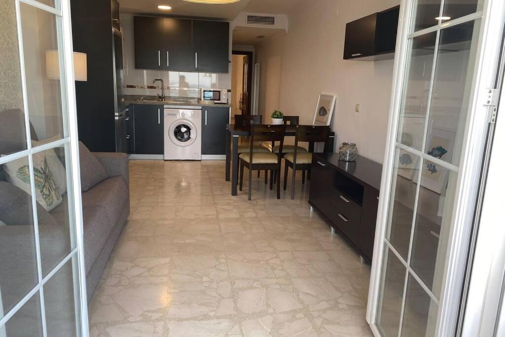 Maravilloso Apartamento En Primera Linea De Playa Con Vistas Al Mar En Caleta De Velez 2 D מראה חיצוני תמונה
