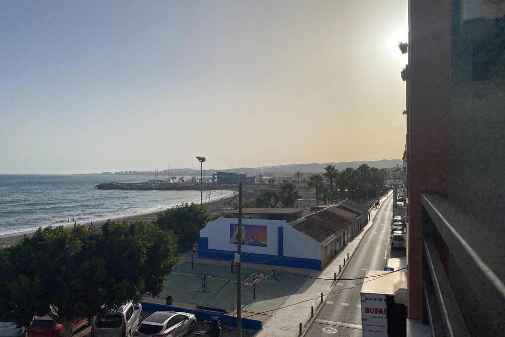 Maravilloso Apartamento En Primera Linea De Playa Con Vistas Al Mar En Caleta De Velez 2 D מראה חיצוני תמונה