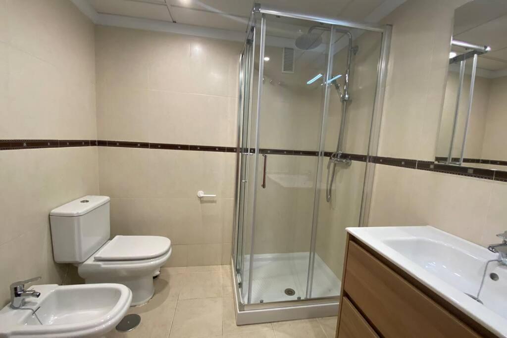 Maravilloso Apartamento En Primera Linea De Playa Con Vistas Al Mar En Caleta De Velez 2 D מראה חיצוני תמונה