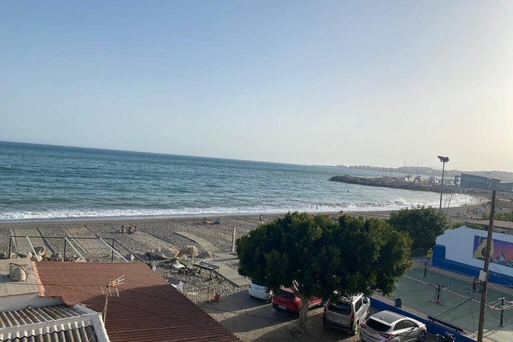 Maravilloso Apartamento En Primera Linea De Playa Con Vistas Al Mar En Caleta De Velez 2 D מראה חיצוני תמונה