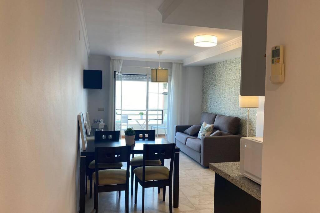 Maravilloso Apartamento En Primera Linea De Playa Con Vistas Al Mar En Caleta De Velez 2 D מראה חיצוני תמונה