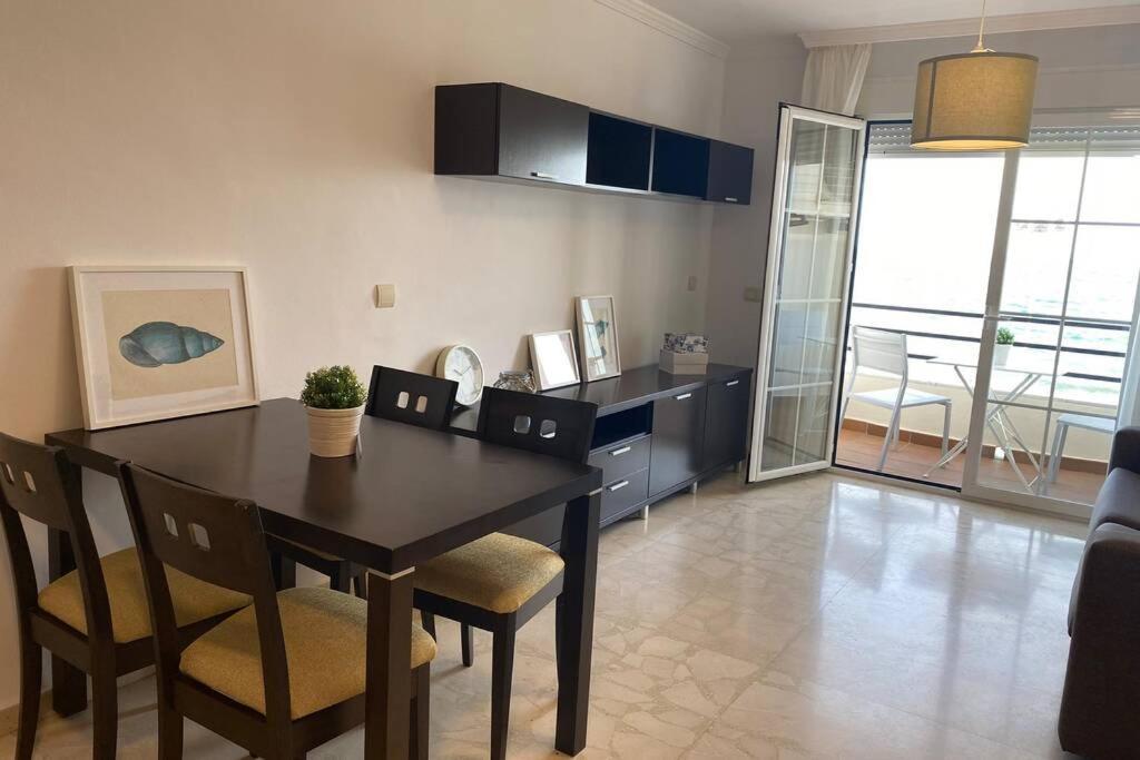 Maravilloso Apartamento En Primera Linea De Playa Con Vistas Al Mar En Caleta De Velez 2 D מראה חיצוני תמונה