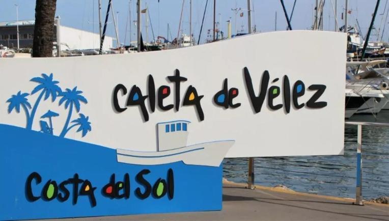 Maravilloso Apartamento En Primera Linea De Playa Con Vistas Al Mar En Caleta De Velez 2 D מראה חיצוני תמונה