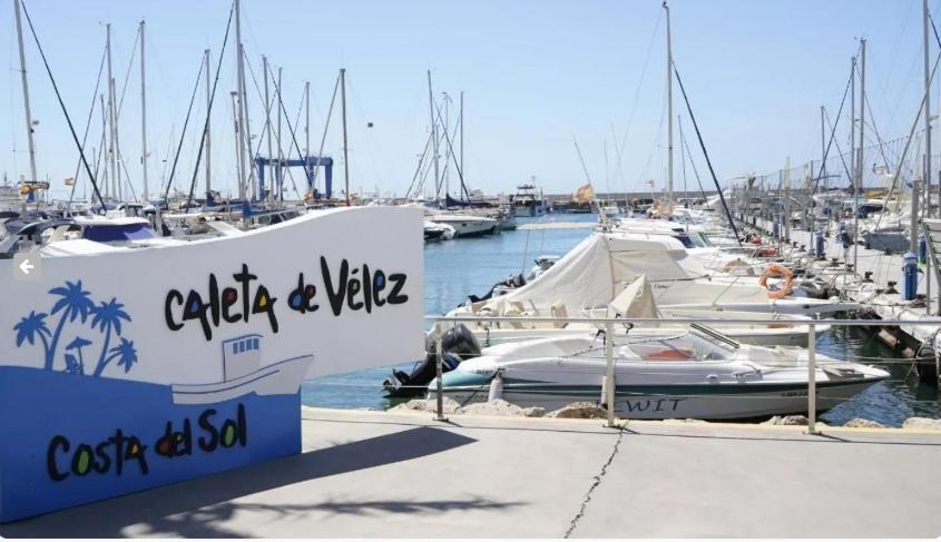 Maravilloso Apartamento En Primera Linea De Playa Con Vistas Al Mar En Caleta De Velez 2 D מראה חיצוני תמונה