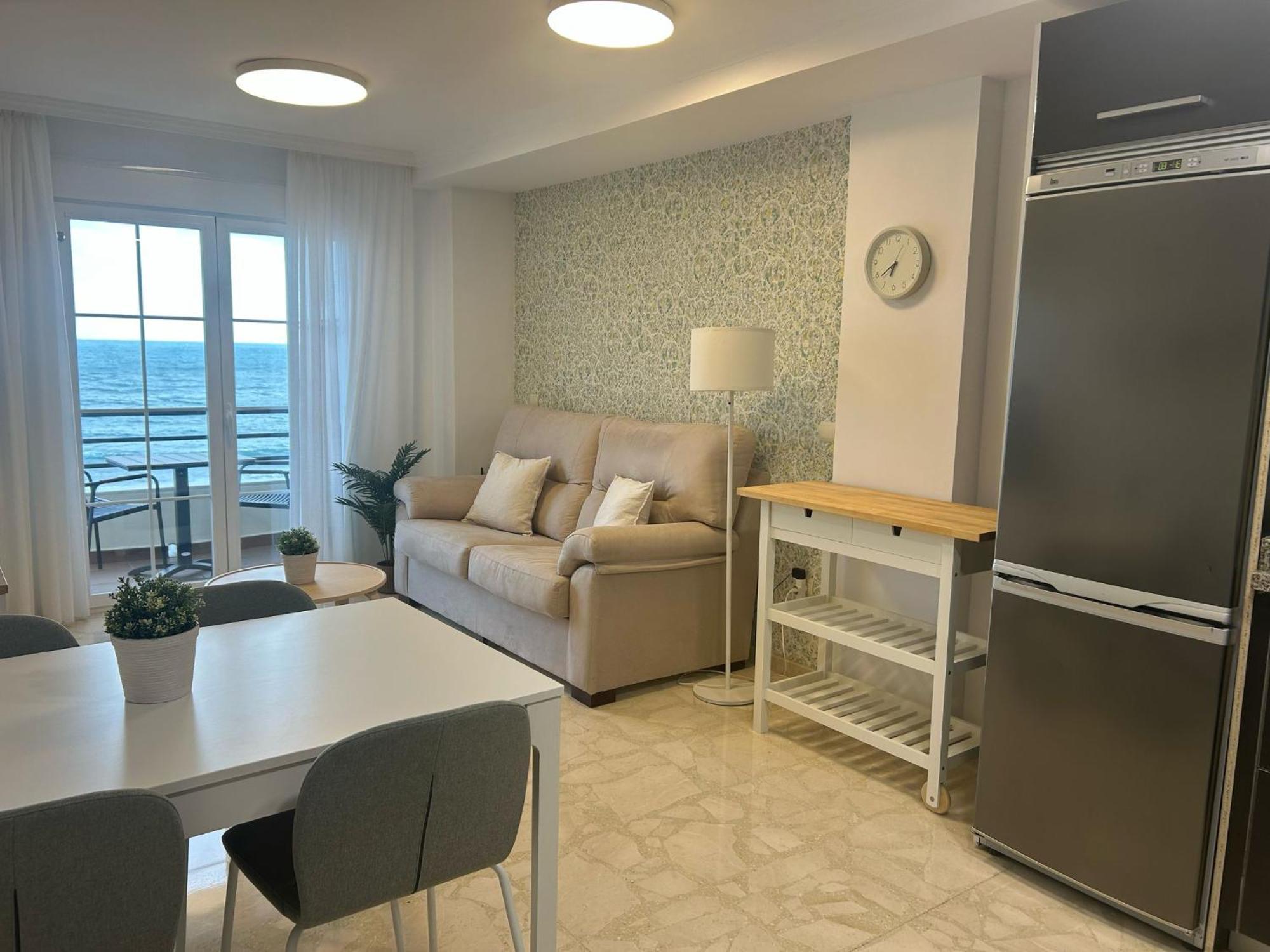 Maravilloso Apartamento En Primera Linea De Playa Con Vistas Al Mar En Caleta De Velez 2 D מראה חיצוני תמונה