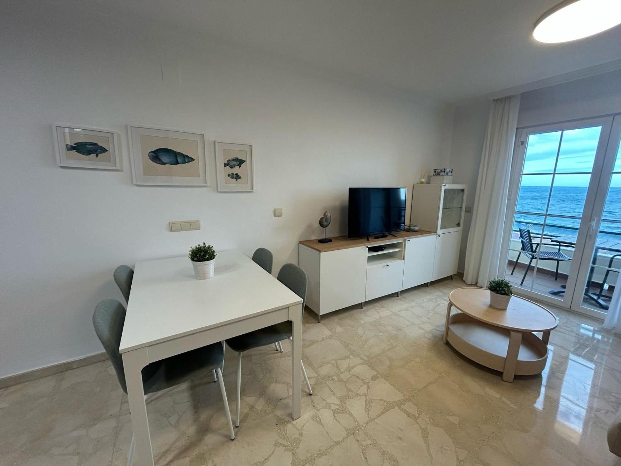 Maravilloso Apartamento En Primera Linea De Playa Con Vistas Al Mar En Caleta De Velez 2 D מראה חיצוני תמונה